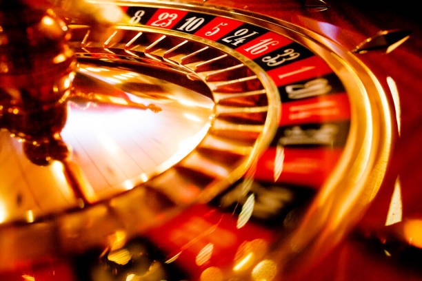 kapaltoto French Roulette live-dealer table showing single-zero wheel and betting grid on mobile